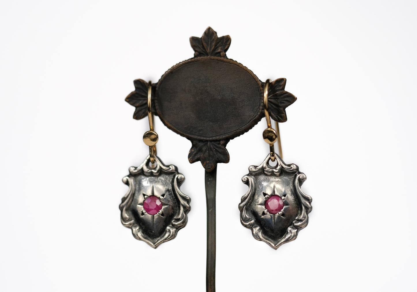 Crest Ruby earrings